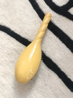 N.03 La Brosse Cuir Chevelu Sensible L'INDISPENSABLE DOUCEUR Jaune Safran|La Bonne Brosse Clearance