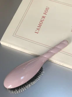 N.03 La Brosse Cuir Chevelu Sensible L'INDISPENSABLE DOUCEUR Rose Lilas|La Bonne Brosse Cheap