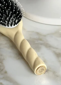 N.03 La Brosse Cuir Chevelu Sensible L'INDISPENSABLE DOUCEUR Ivoire Cair|La Bonne Brosse Fashion