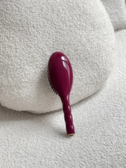 N.03 La Brosse Cuir Chevelu Sensible L'INDISPENSABLE DOUCEUR Rouge Cerise|La Bonne Brosse New