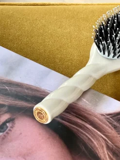 N.03 La Brosse Cuir Chevelu Sensible L'INDISPENSABLE DOUCEUR Blanc Crème|La Bonne Brosse Shop