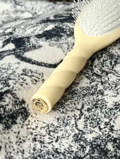 N.04 La Brosse Démêlante & Massante LA MIRACLE Ivoire Cair|La Bonne Brosse Hot