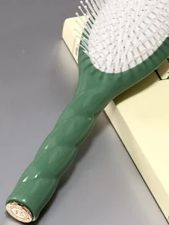 N.04 La Brosse Démêlante & Massante LA MIRACLE Vert Amande|La Bonne Brosse Store
