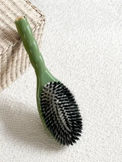 N.02 La Brosse Démêlante & Soin L'INDISPENSABLE Vert Amande|La Bonne Brosse Hot