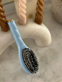 N.03 La Petite Brosse Cuir Chevelu Sensible L’INDISPENSABLE DOUCEUR Bleu Ciel|La Bonne Brosse New