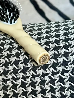 N.03 La Petite Brosse Cuir Chevelu Sensible L’INDISPENSABLE DOUCEUR Ivoire Cair|La Bonne Brosse Cheap