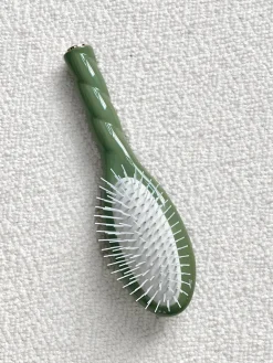 N.07 La Petite Brosse Démêlante & Stimulante L'INTENSE Vert Amande|La Bonne Brosse Fashion