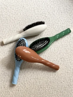 N.02 La Petite Brosse Démêlante & Soin L’INDISPENSABLE Vert Amande|La Bonne Brosse Best Sale